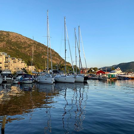 Small Apartment In The Harbour Of Jorpeland Bagian luar foto