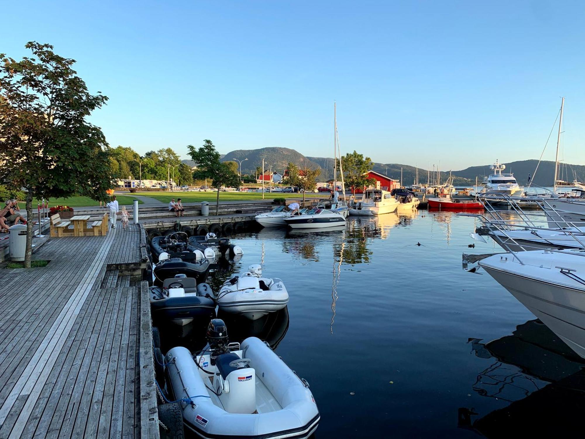 Small Apartment In The Harbour Of Jorpeland Bagian luar foto